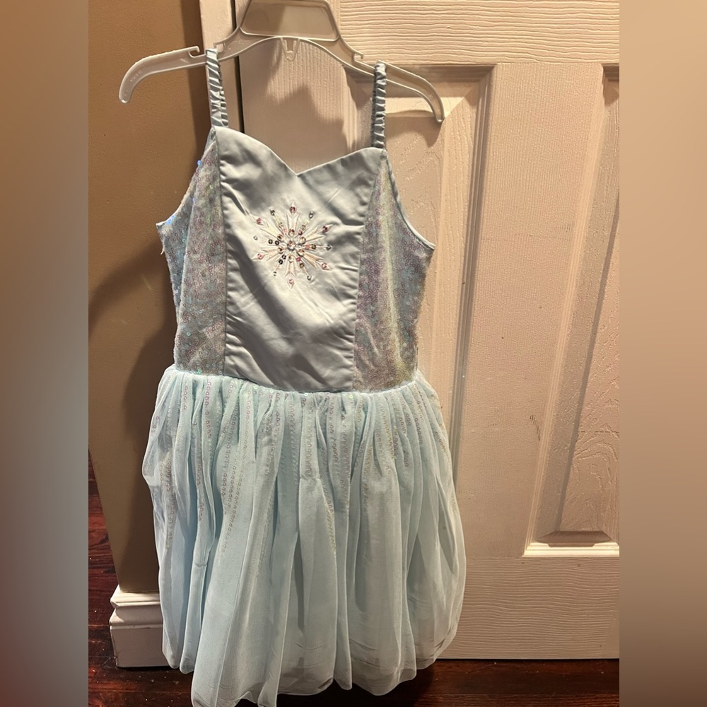 Disney Brand Elsa Costume Size 7/8 - Never Worn!